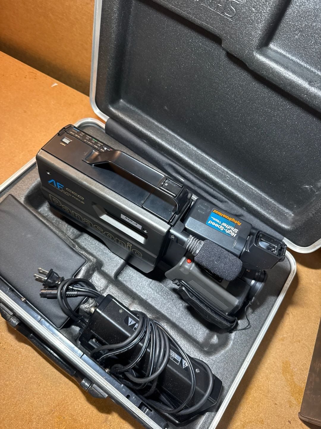 Panasonic OmniMovie VHS HQ Camcorder PV-3200 Vintage 9