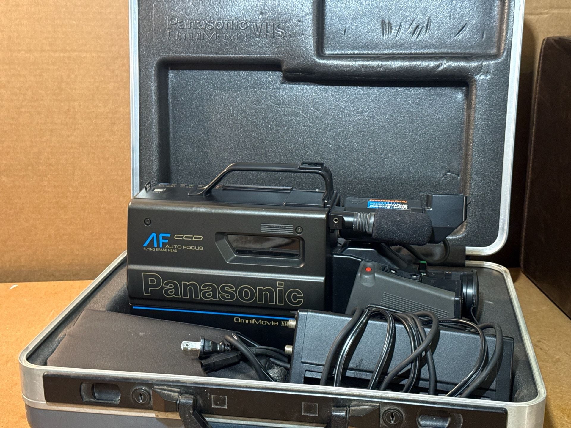 Panasonic OmniMovie VHS HQ Camcorder PV-3200 Vintage 15