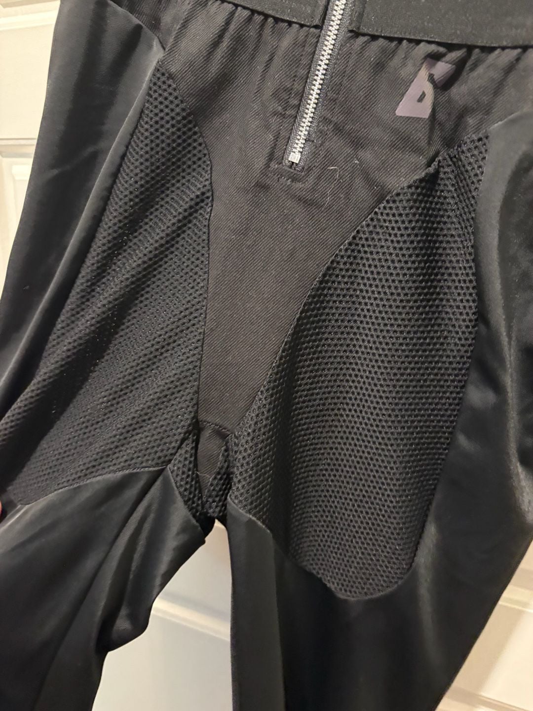 GSUWOO Stirrup Mesh Leggings Black 3