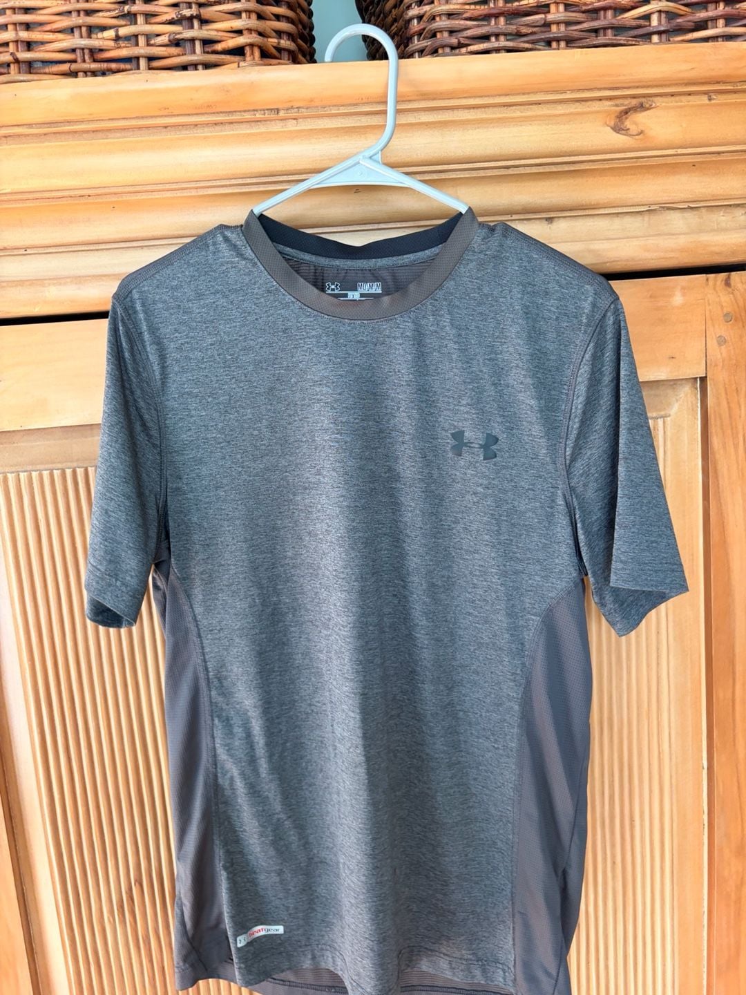 Under Armour HeatGear Fitted T-Shirt Size MD Gray Athletic Workout 4