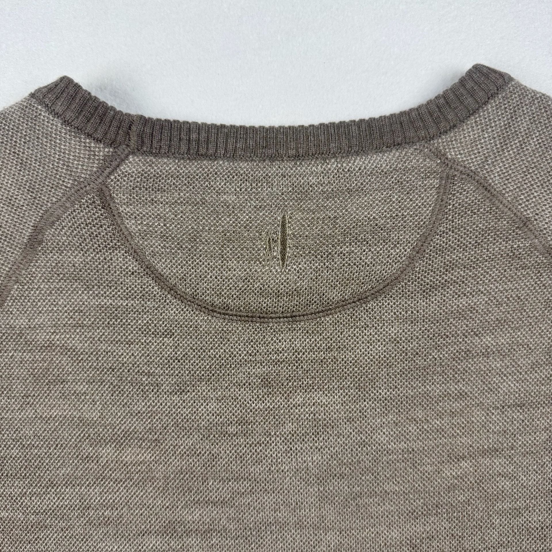johnnie-O Boggs Merino Wool Crew Neck Sweater Size Medium Coffee Brown 10