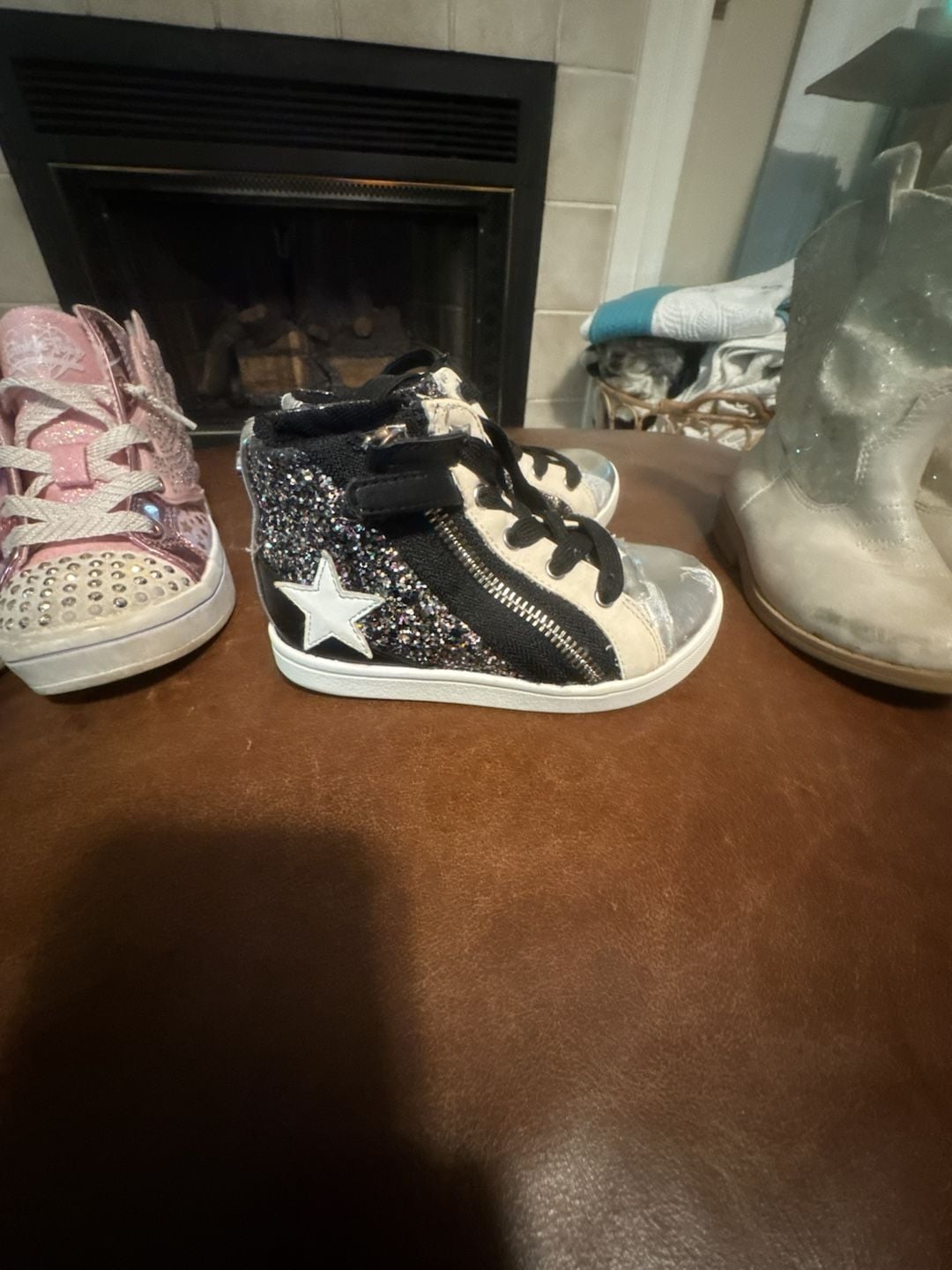 Twinkle Toes: Twi-Lites 2.0 - Dreamy Wings, black glitter high tops size 8, sparkle cowboy boots size 8 5