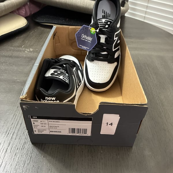 New Balance 480 Size 6 White Black Leather Sneakers BB480LBA