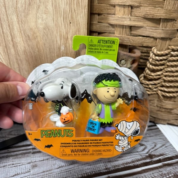 Peanuts Halloween Perfect Pairs Figure Set Snoopy Charlie Brown New