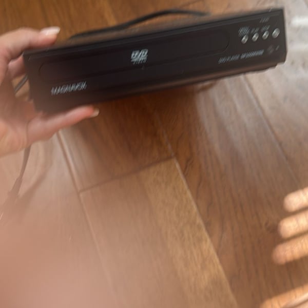 Magnavox DP100MW8B Progressive Scan DVD Player Black
