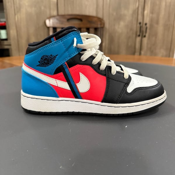 Jordan Air Jordan 1 Mid GS Size 6Y Game Time