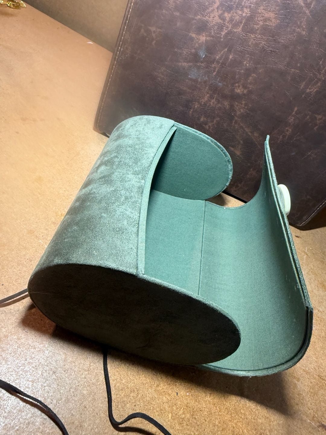 Unbranded Green Suede Jewelry Roll Pouch Storage Case Leaf Button Clasp 8