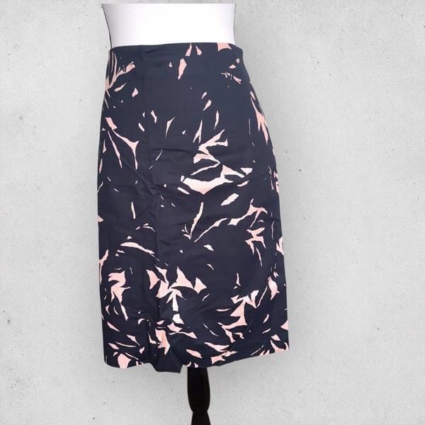 ANN TAYLOR Seamed Pencil Skirt Bi-Stretch Black W/Print NWT Size 8