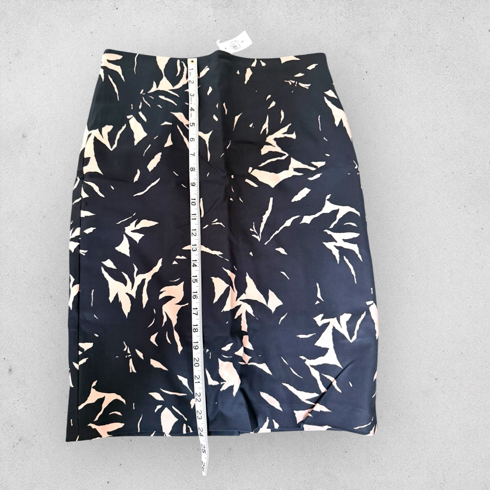 ANN TAYLOR Seamed Pencil Skirt Bi-Stretch Black W/Print NWT Size 8 6