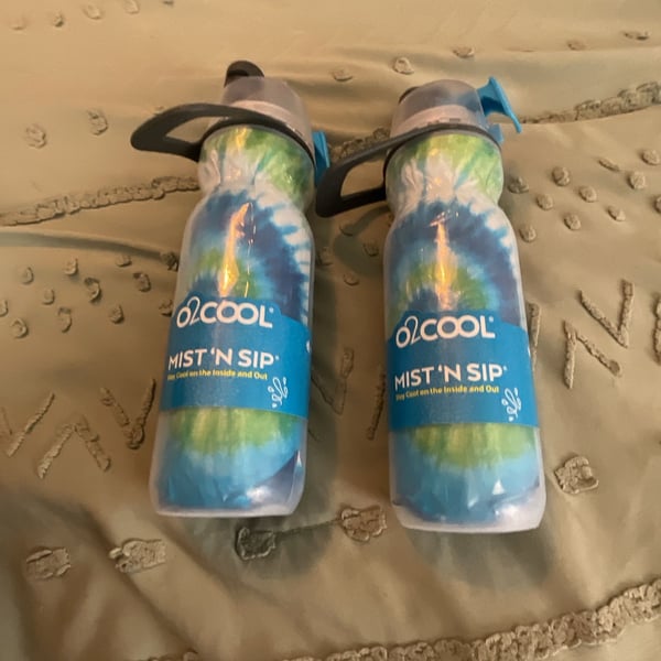 O2COOL Mist N' Sip Water Bottle 20 oz Tie-Dye 2-Pack