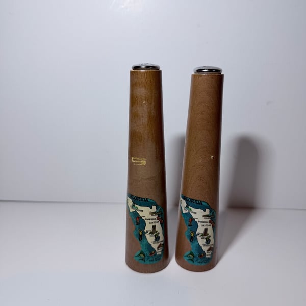 Vintage Florida Souvenir Map Wooden Salt And Pepper Shakers Set