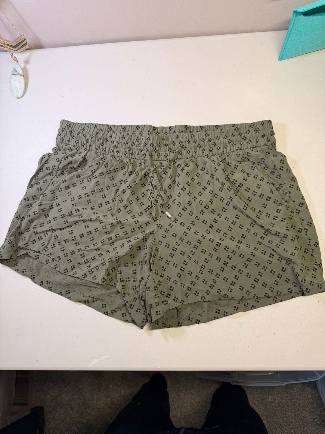 Old Navy Green Patterned Women's Shorts 2
