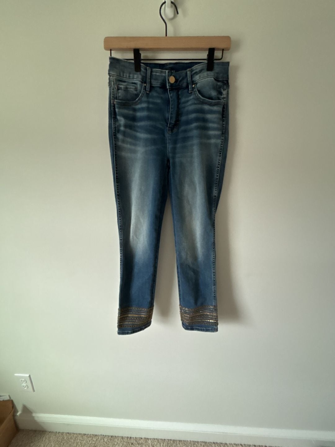 White House Black Market The Slim Crop Size 2 Blue Jeans Beaded Hem 2
