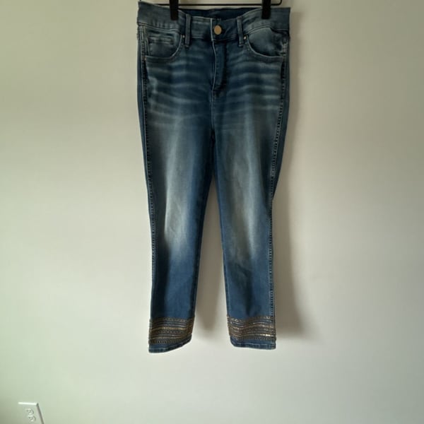 White House Black Market The Slim Crop Size 2 Blue Jeans Beaded Hem