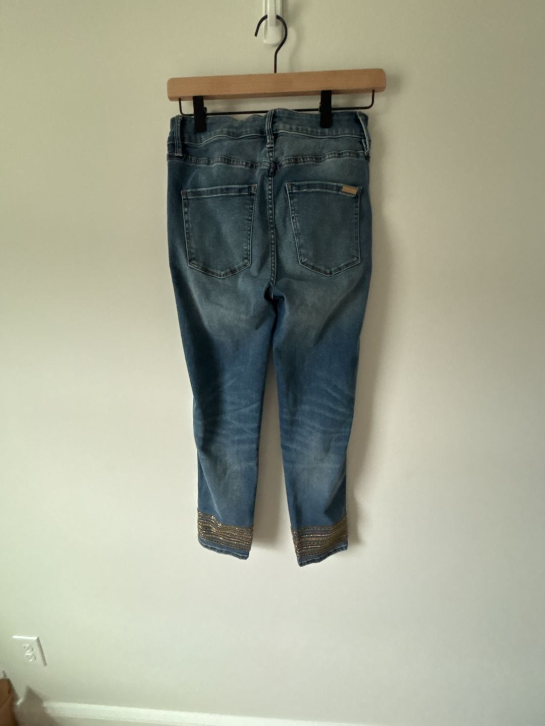 White House Black Market The Slim Crop Size 2 Blue Jeans Beaded Hem 4