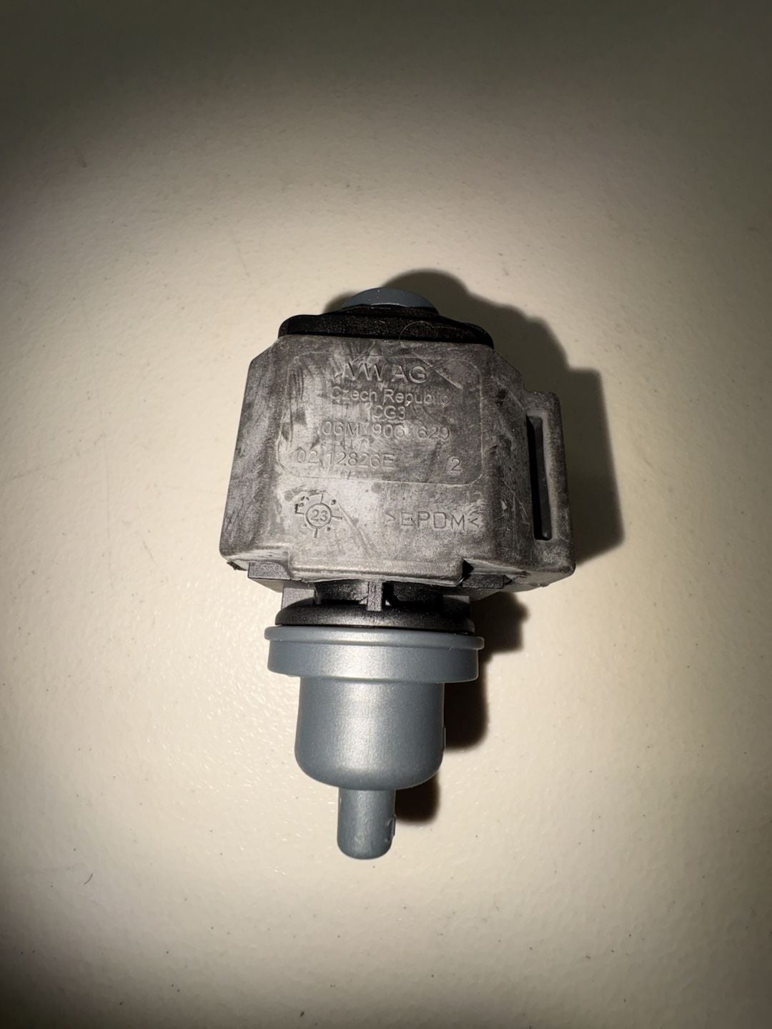 VW AG Pressure Converter 06M906629 1