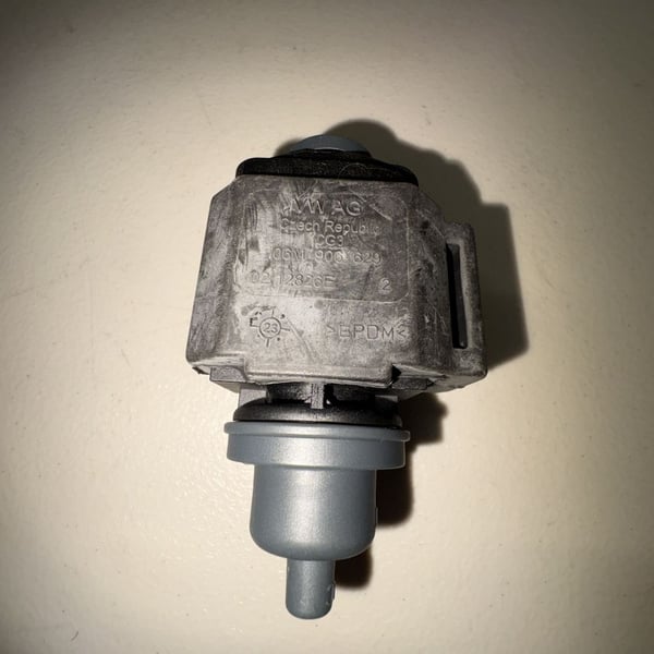 VW AG Pressure Converter 06M906629