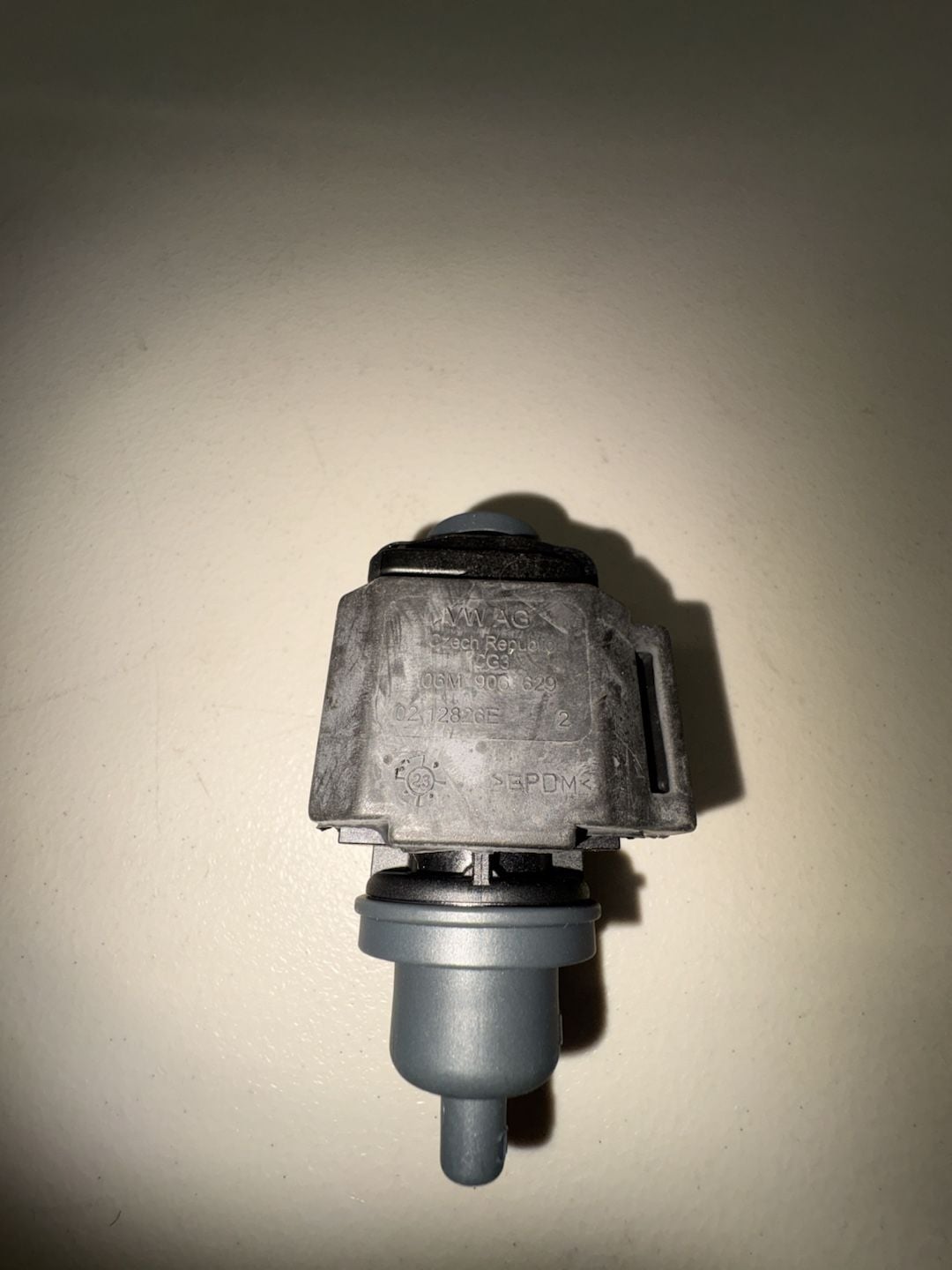 VW AG Pressure Converter 06M906629 3