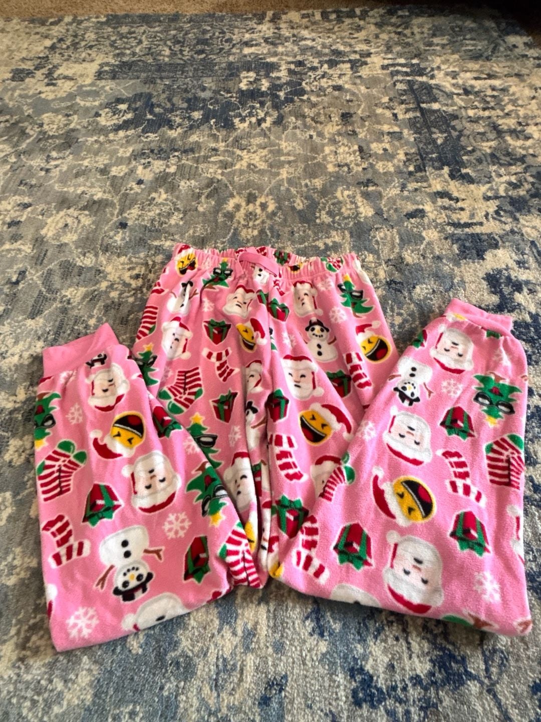 The Place Christmas Pajama Set adult Size M 5