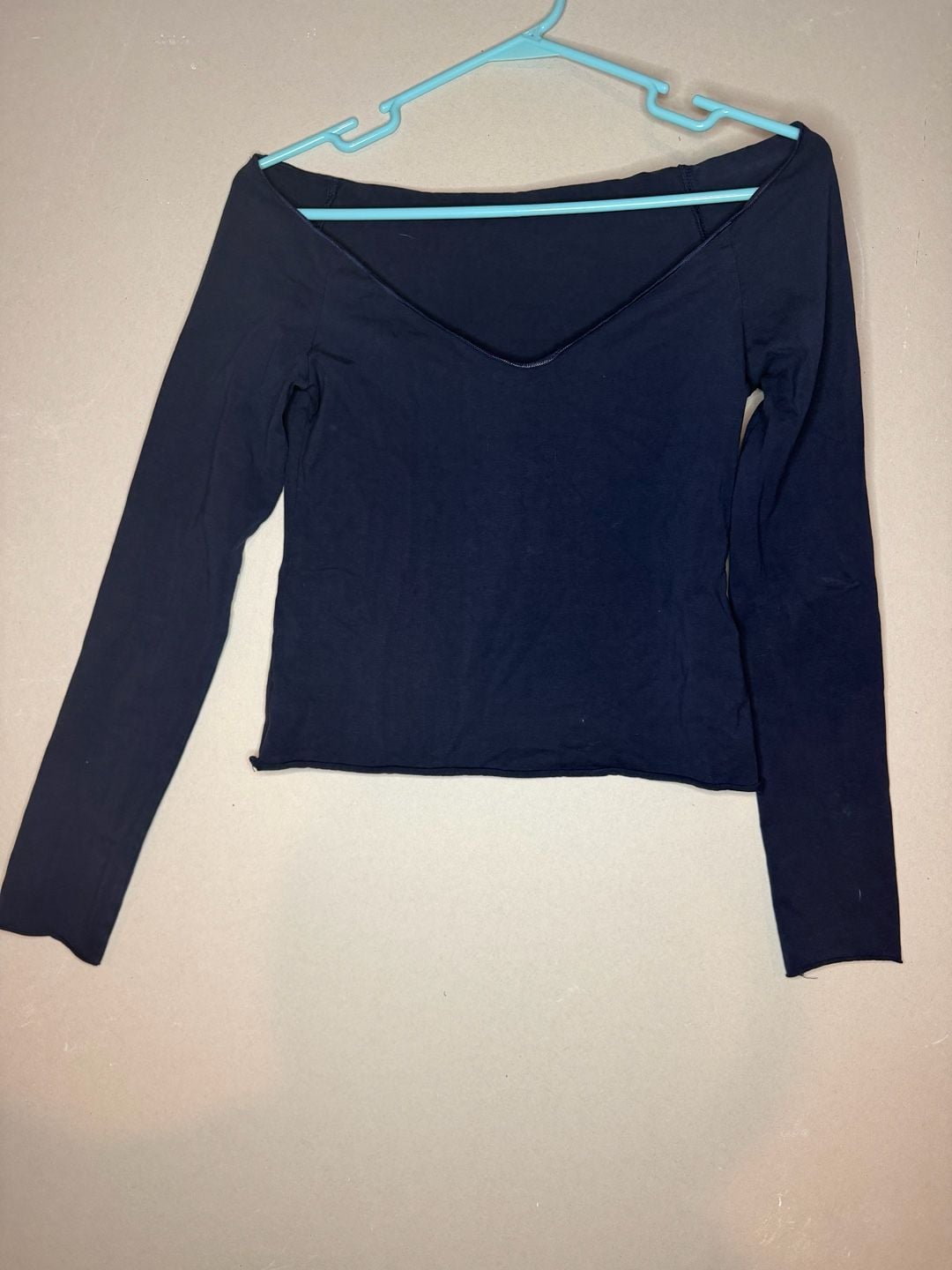 Edikted Nattie Off Shoulder V-Neck Top Size M Navy Blue NWOT 2