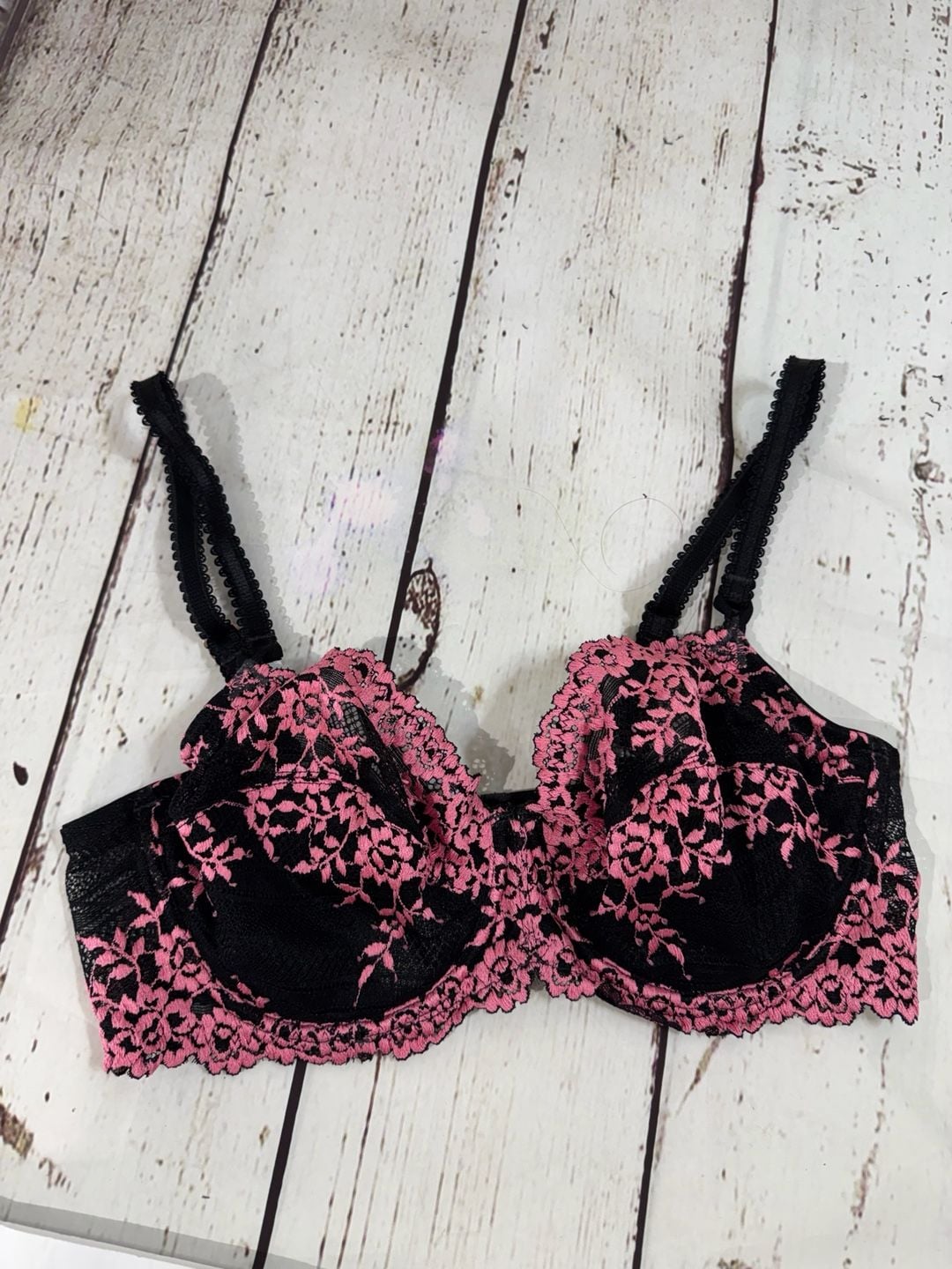 Wacoal Enbrace Lace Bra and Panty Set Black Pink 34C/Medium 6