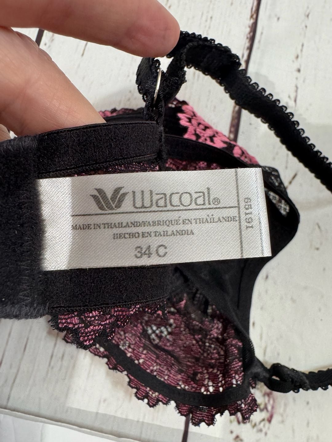 Wacoal Enbrace Lace Bra and Panty Set Black Pink 34C/Medium 8
