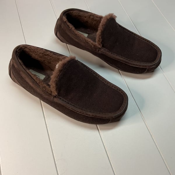 UGG Ascot Slippers Size 11 Brown Suede Shearling Moccasin Loafers