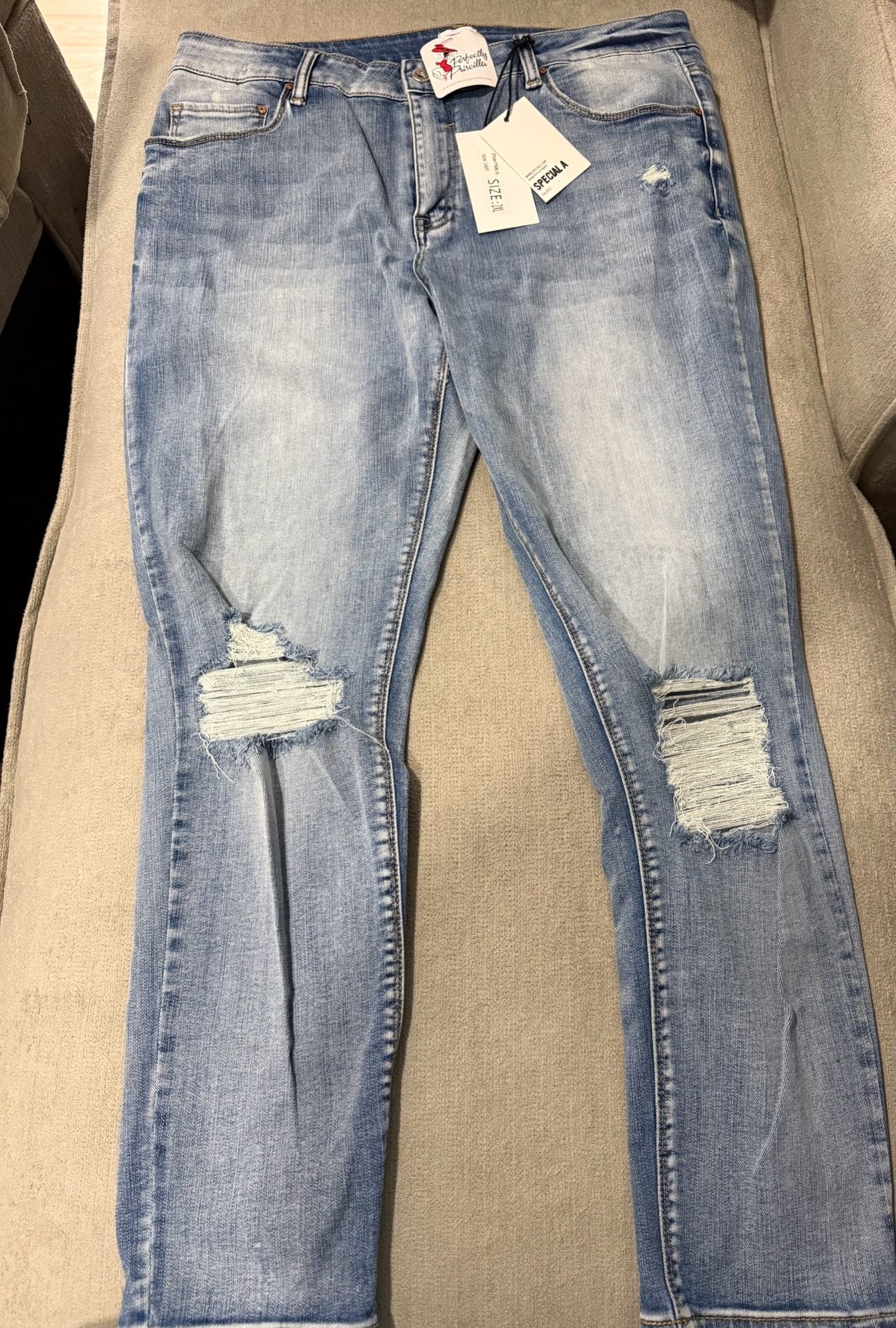 Special A Want It All Distressed Skinny Jeans Size 2XL Light Wash 2
