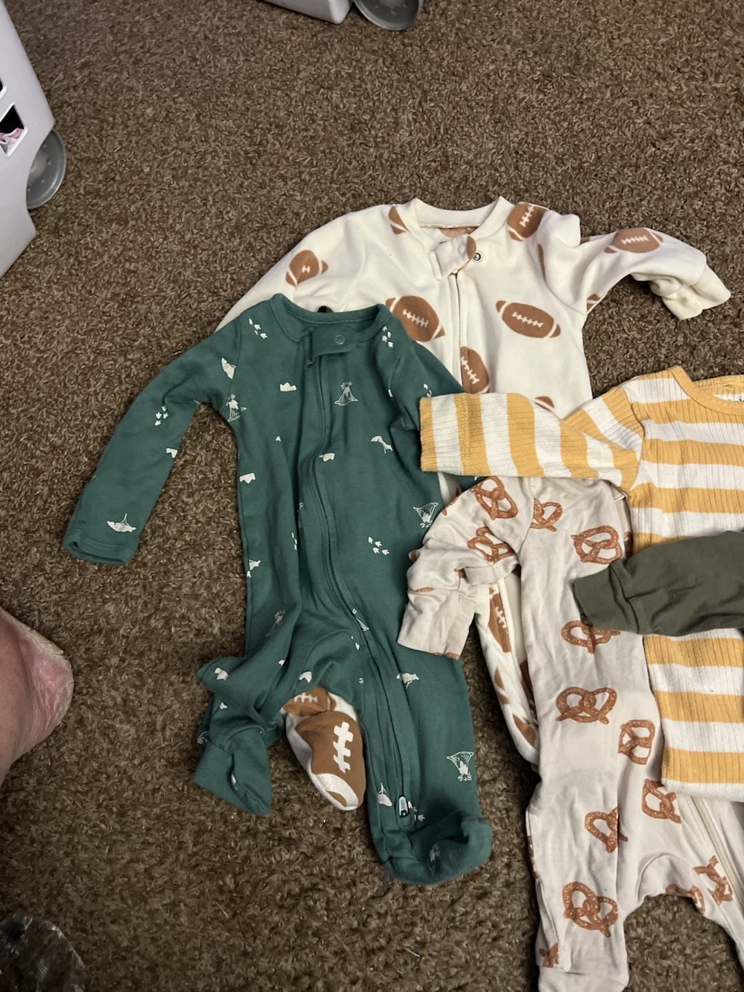 0-3 months Baby Footed and Sleepers 1