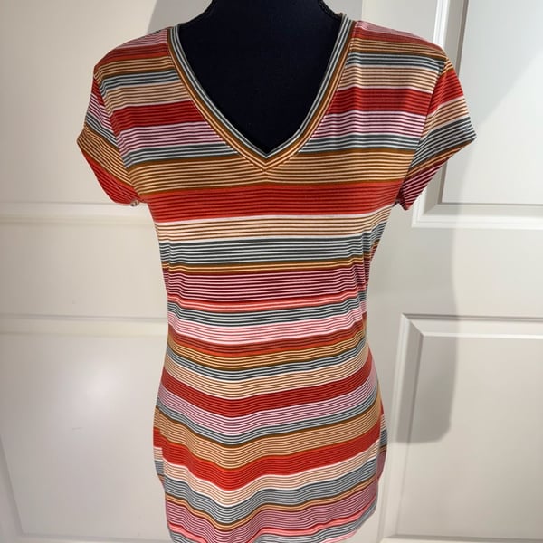 it's Multi Color Striped V-Neck Short Sleeve Top Size M