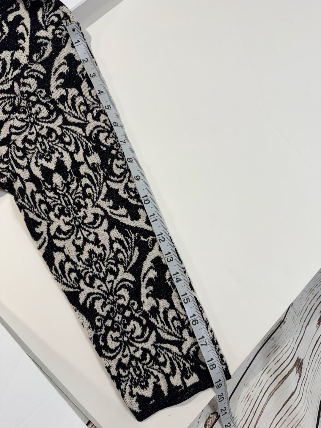 Dana Buchman Black & Cream Damask Print Sweater Size M 7