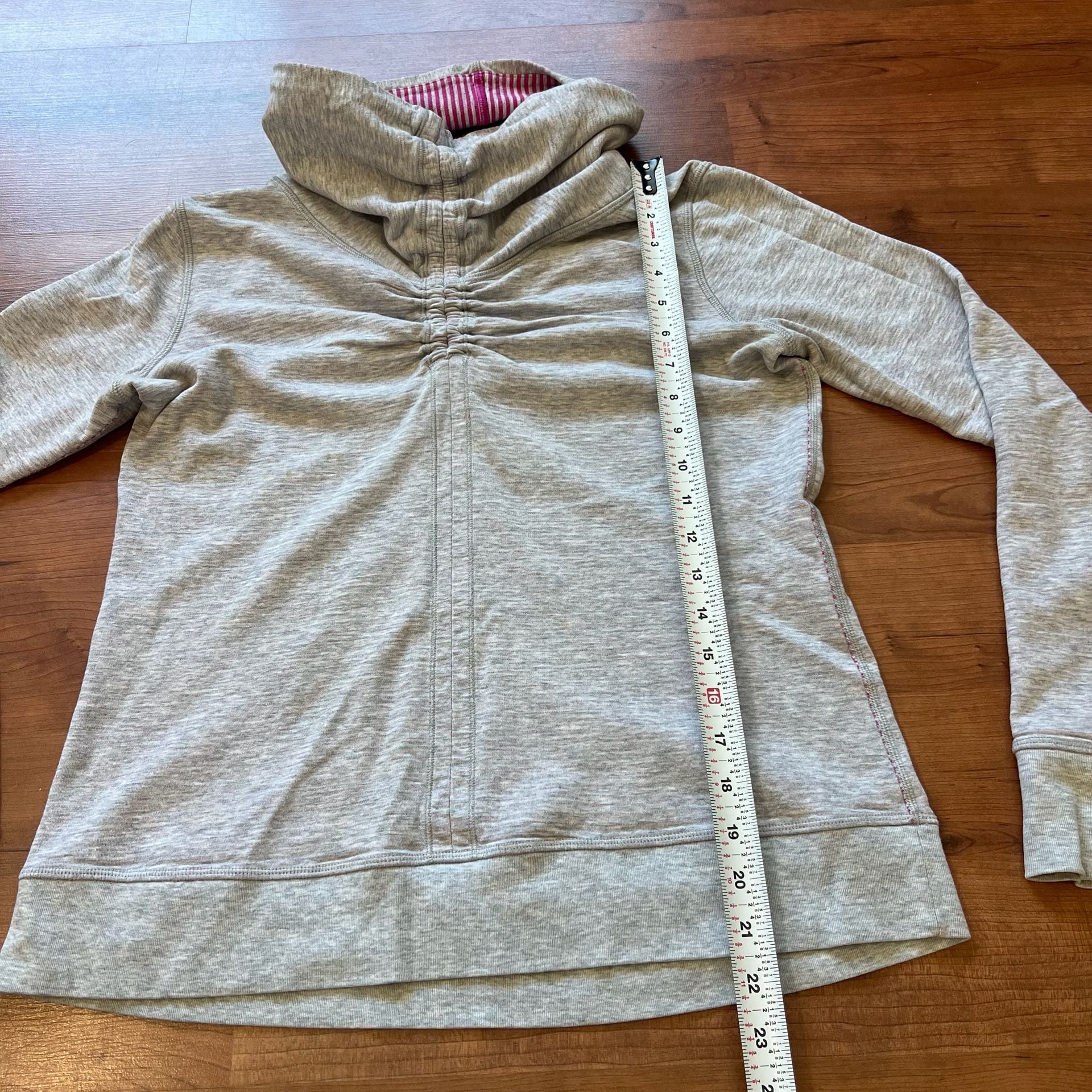Lululemon Reversible Pullover Sweatshirt Women Sz 6 Gray Pink Striped Cinched 6