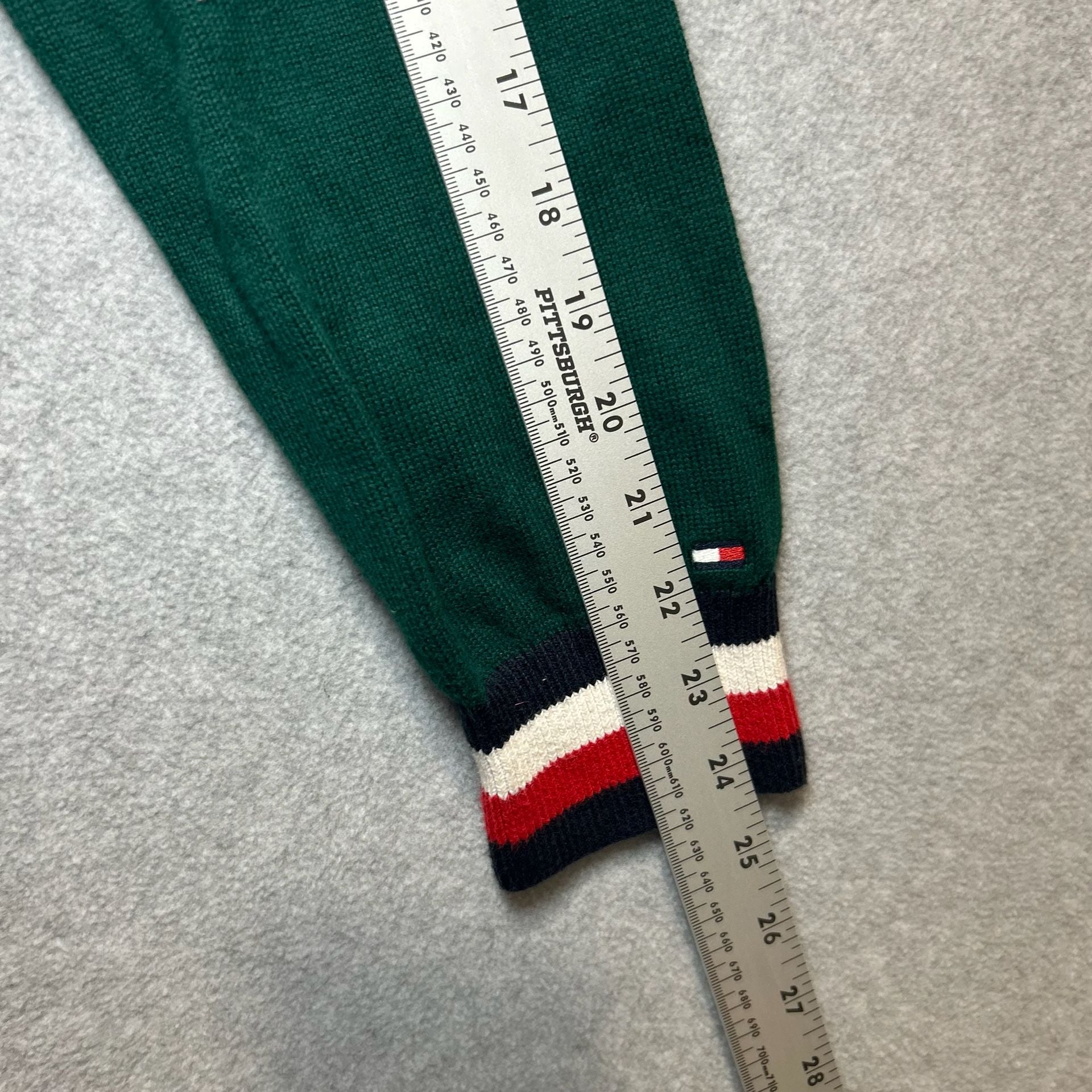Tommy Hilfiger Men’s Green Y2K Script Logo Crewneck Pullover Sweater, Size M 8