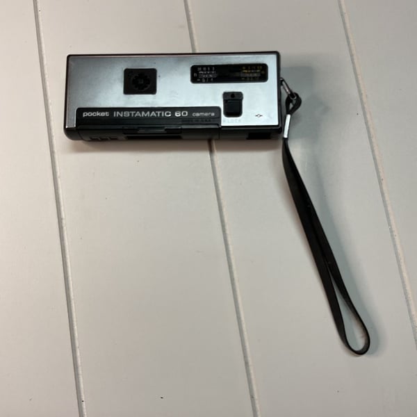 Kodak Pocket Instamatic 60 Camera Vintage 110 Film**parts or repair**