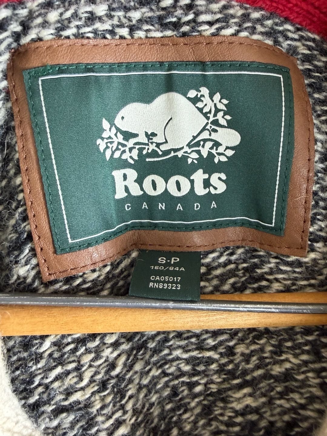 Roots Canada Cardigan Size S Shawl Collar Grey Wool Blend Knit Sweater 7
