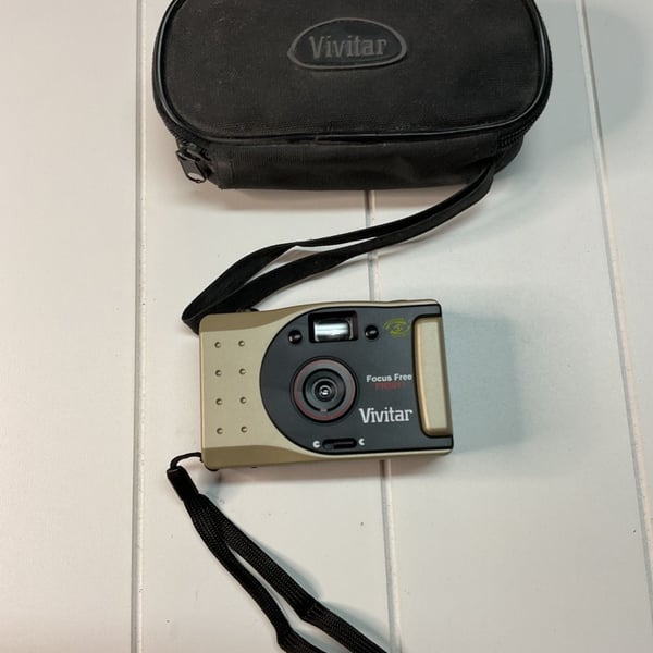 Vivitar Focus Free PN2011 35mm Film Camera with Case