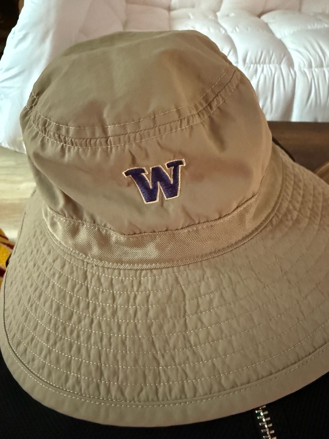 Nike Washington Huskies Bucket Hat Size L/XL Khaki Dri-FIT Boonie 2