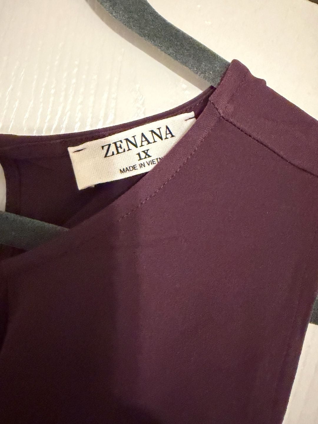 Zenana Blouse Size 1X Plum Purple Pleated Keyhole Back Sleeveless Top 3