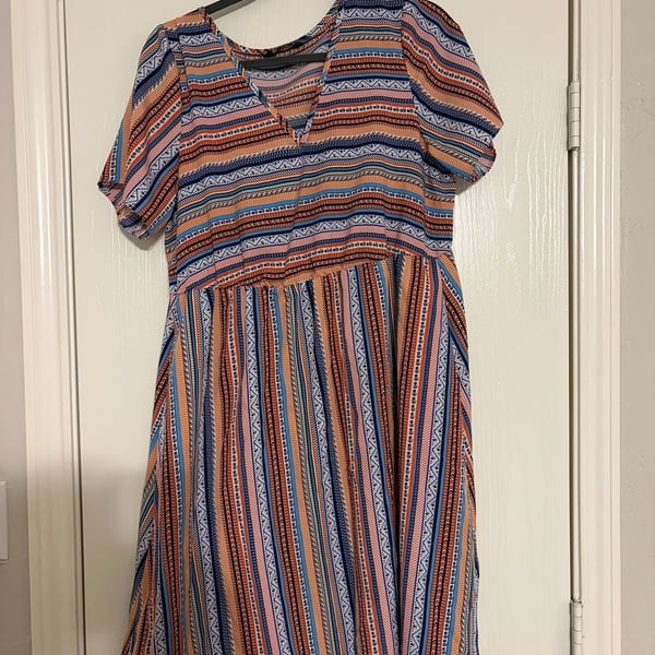 BloomChic Striped V-Neck Dress Size US 10 Multi Boho Casual Short Sleeve