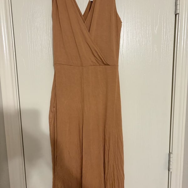 Zenana V-Neck Sleeveless Jumpsuit Size L Tan Brown