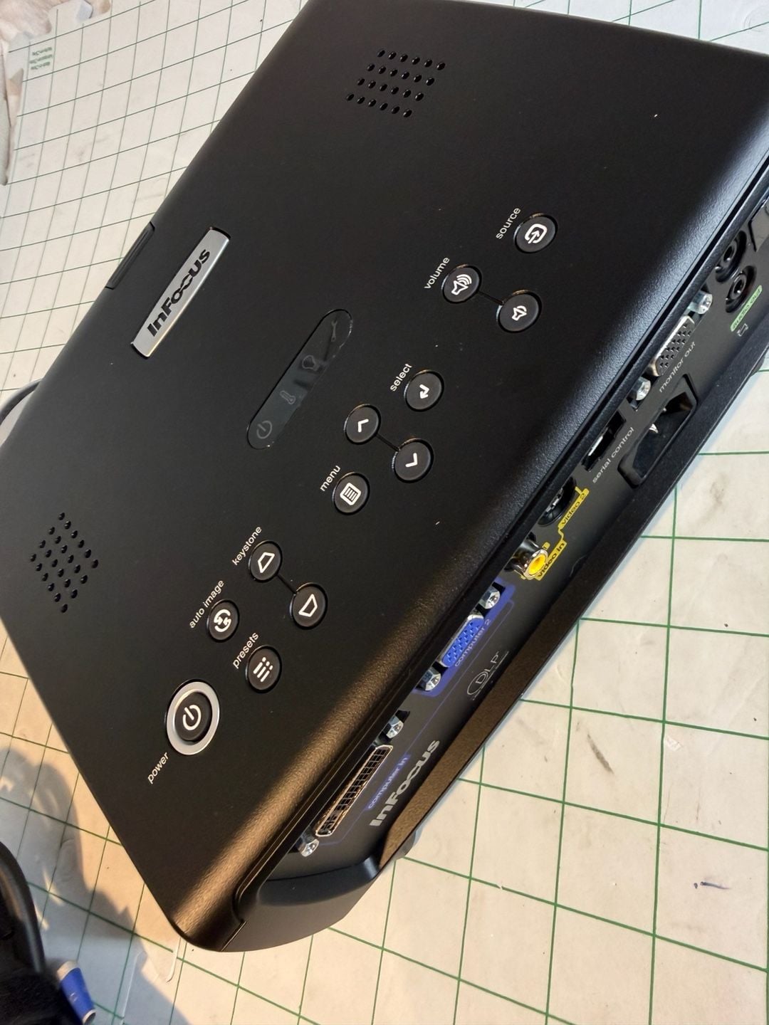 InFocus IN34EP DLP Projector 4