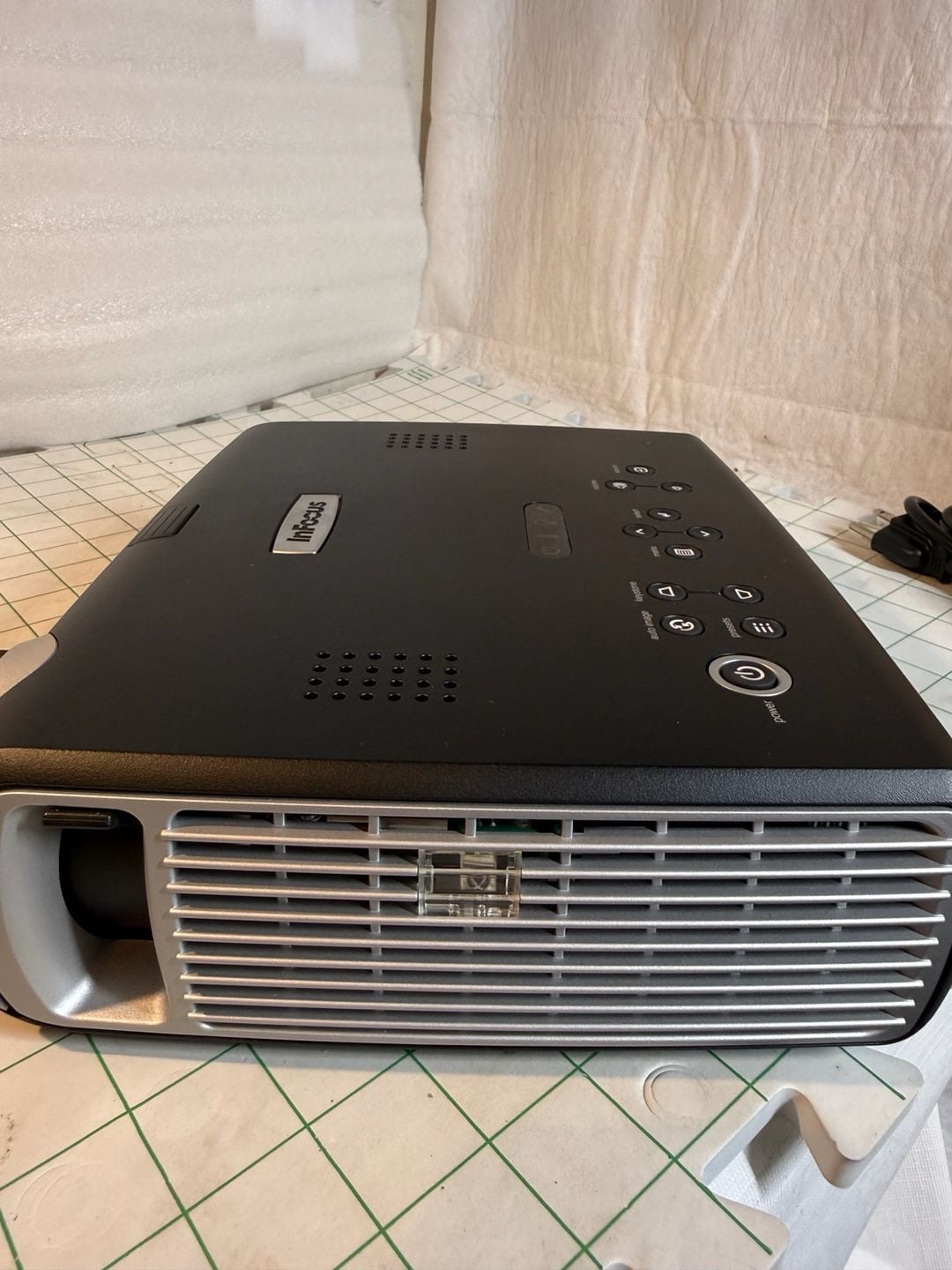 InFocus IN34EP DLP Projector 5