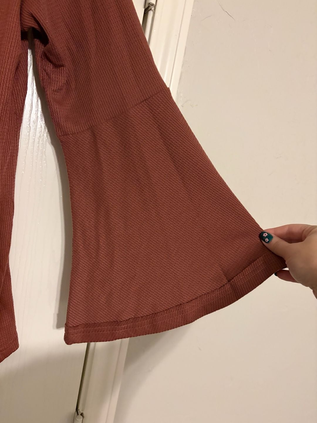 Bloomchic Waffle Knit Bell Sleeve Top Size US 12 Brown Brick Mauve 3