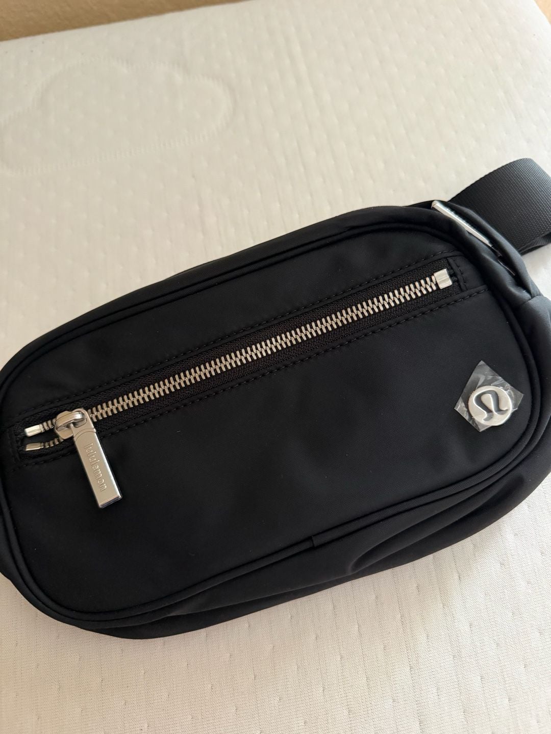 NWT Lululemon Wunderlust Belt Bag in Black 3