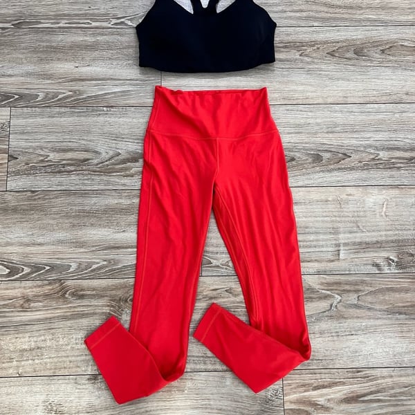 Lululemon Leggings & Sports Bra Set – Size 6 / 36D