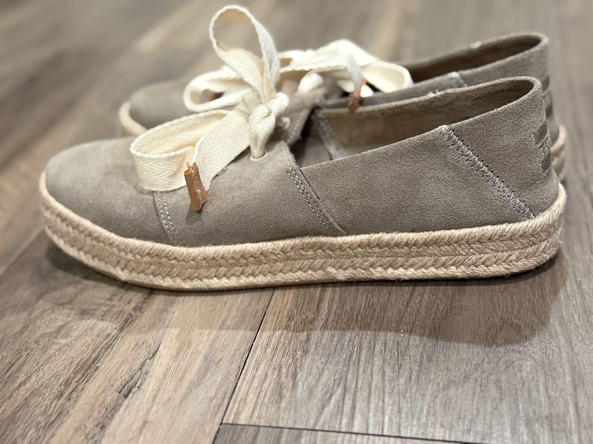 TOMS Women’s 8.5 Gray Suede Lace-Up Espadrille Shoes 5