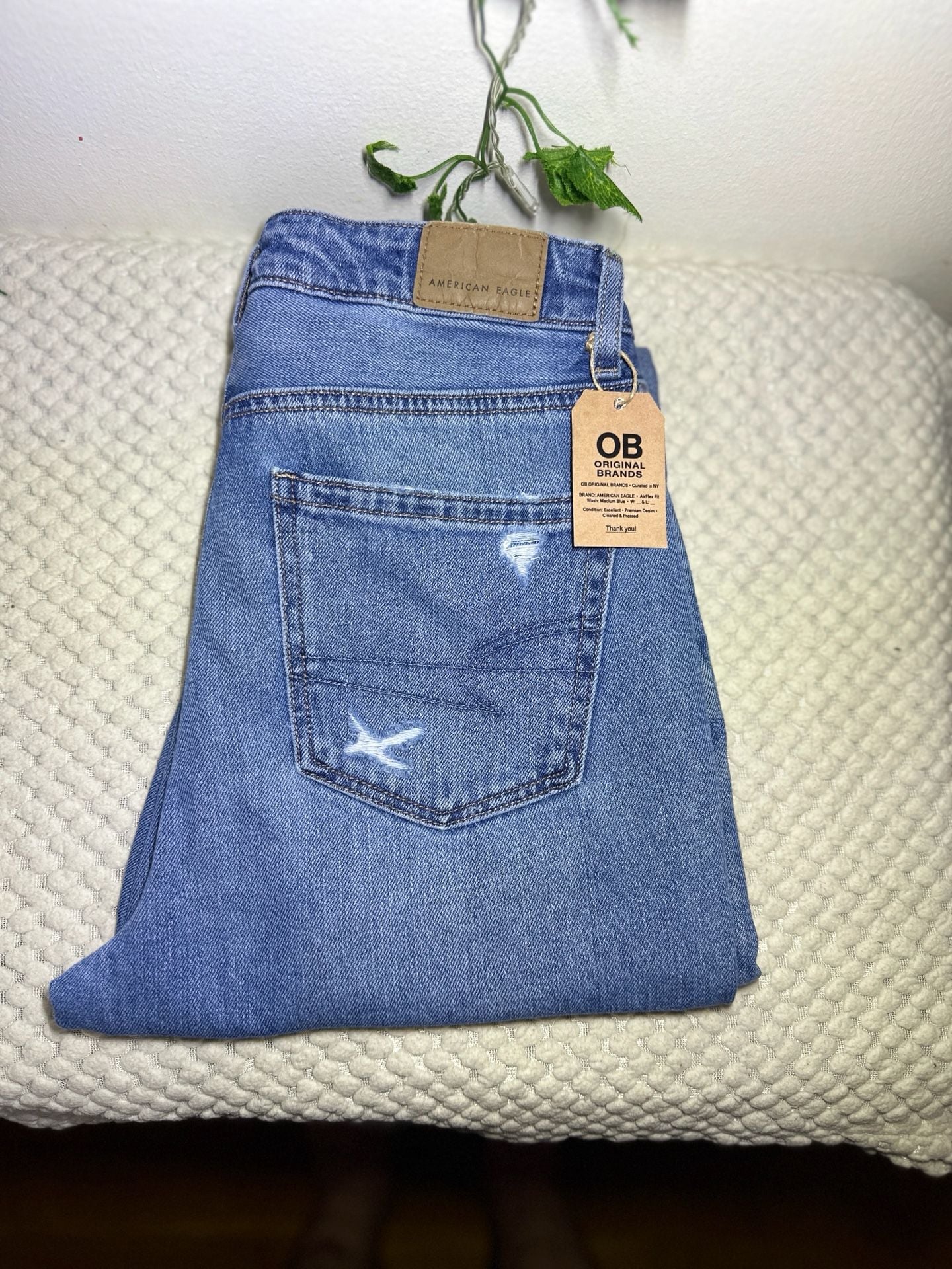 American Eagle Mom Jean Size 00 Light Wash Ripped AirFlex Comfort Stretch.US 00 3