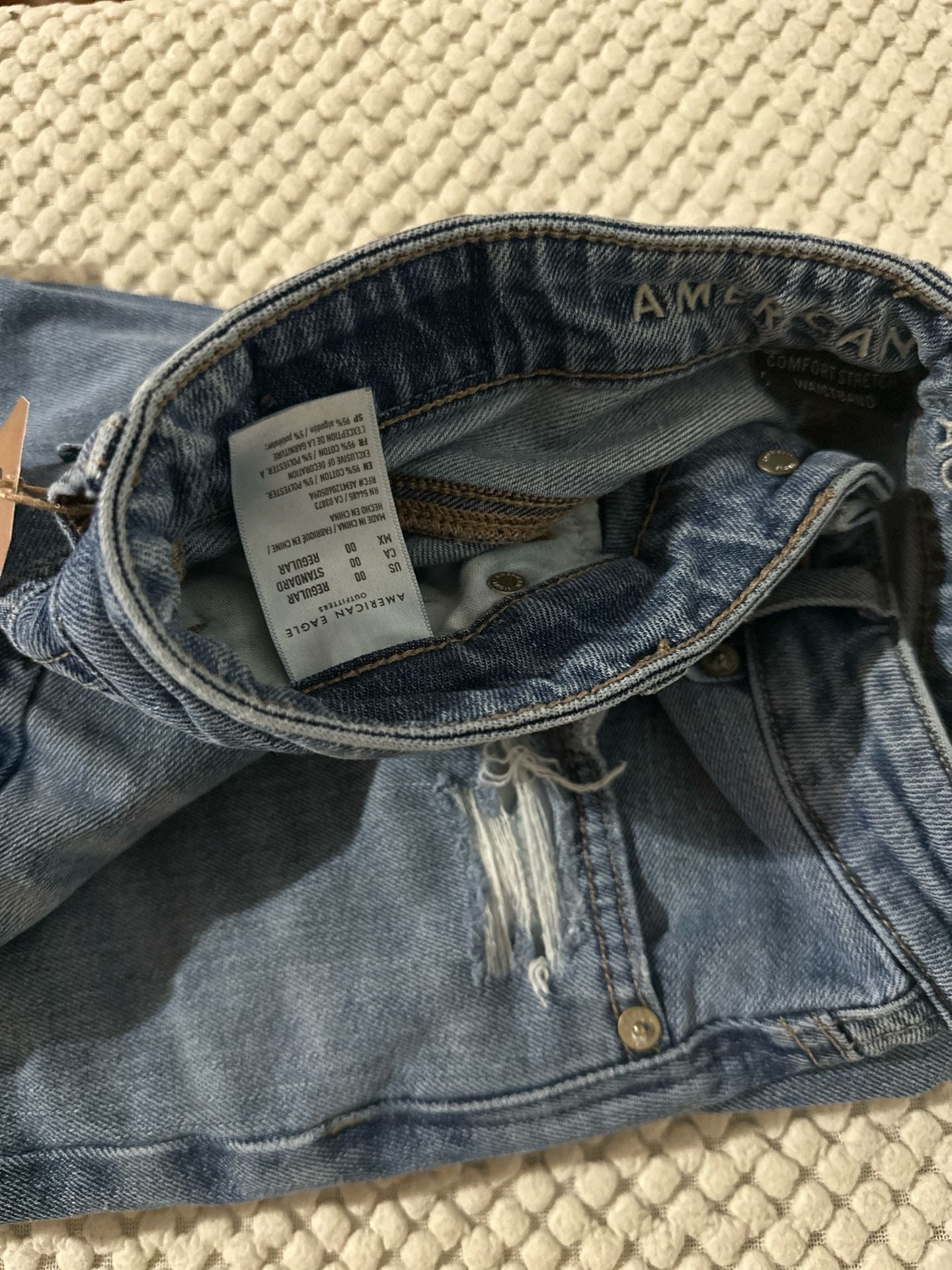 American Eagle Mom Jean Size 00 Light Wash Ripped AirFlex Comfort Stretch.US 00 5