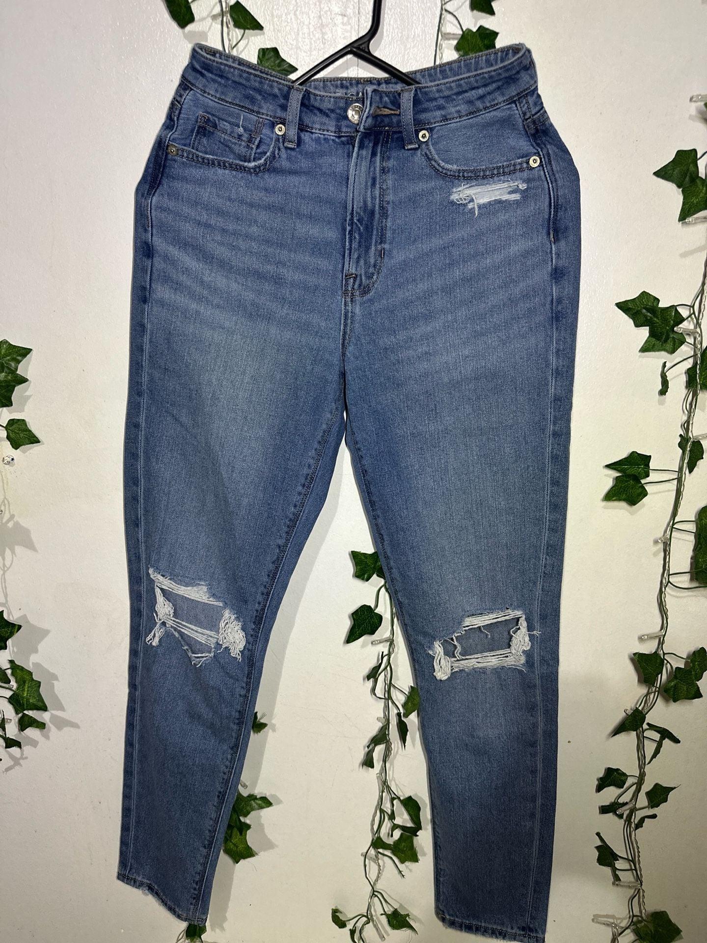 American Eagle Mom Jean Size 00 Light Wash Ripped AirFlex Comfort Stretch.US 00 6