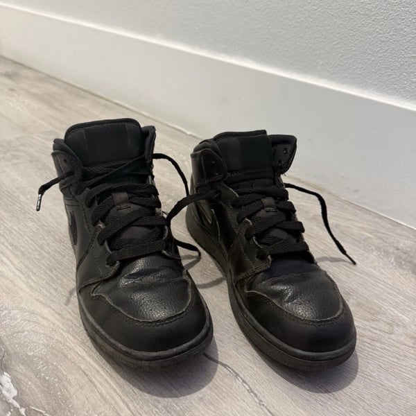 Kids Jordan Air Jordan 1 Mid Triple Black Sneakers